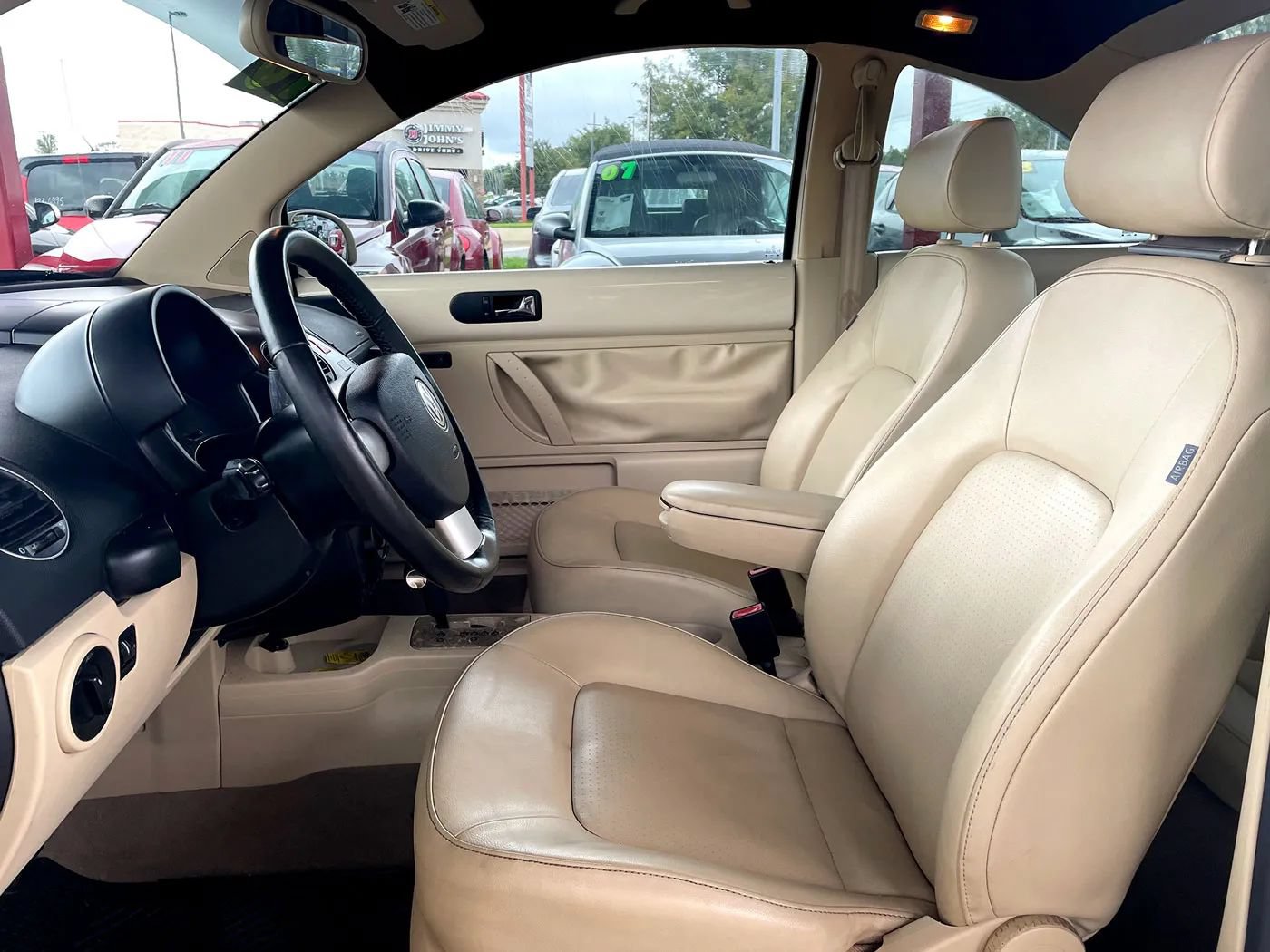Used 2010 Volkswagen Beetle Coupe FWD image 9