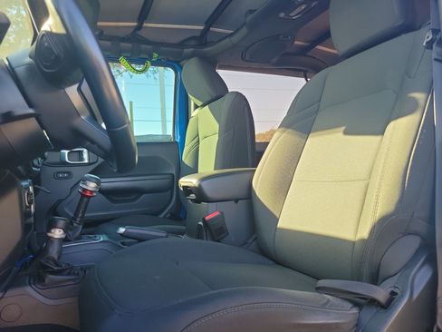 Used 2021 Jeep Wrangler Sport image 14