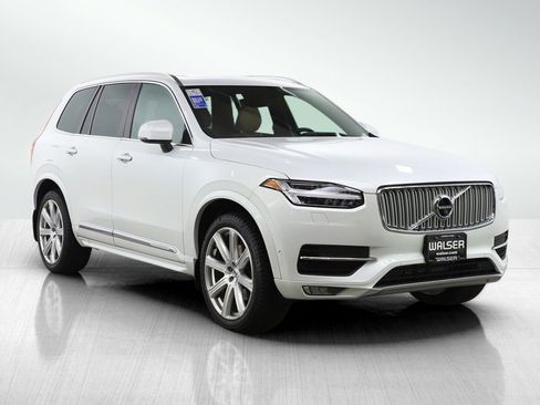 Used 2017 Volvo XC90 T6 Inscription w/ Vision Package image 7