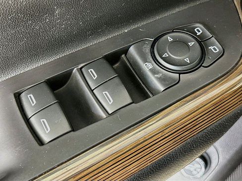 Used 2018 GMC Acadia SLE w/ Driver Alert Package I AWD/4WD image 18