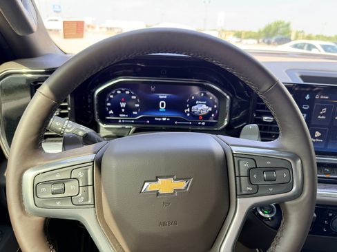 Used 2025 Chevrolet Silverado 1500 LTZ AWD/4WD image 14