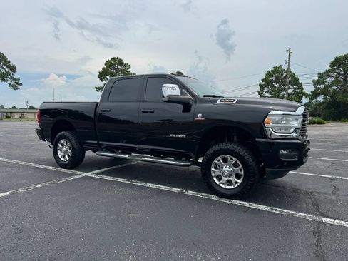 Used 2024 RAM 2500 Laramie AWD/4WD image 4