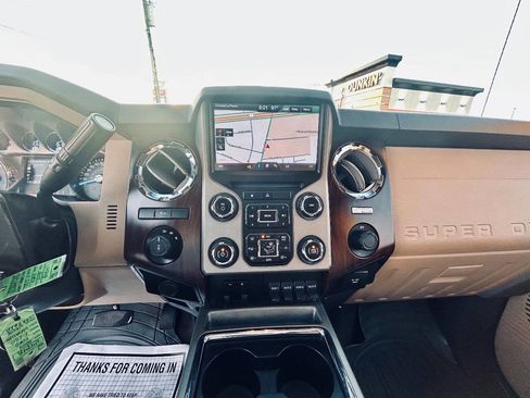 Used 2014 Ford F250 Lariat image 13