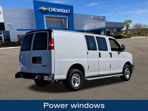 Used 2024 GMC Savana 2500 w/ Driver Convenience Package image 9