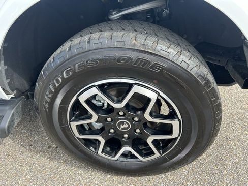 Certified 2025 Ford Bronco Outer Banks image 9