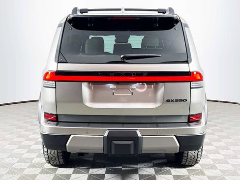 Used 2024 Lexus GX 550 image 6