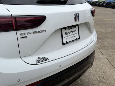 Used 2024 Buick Envision Sport Touring image 10
