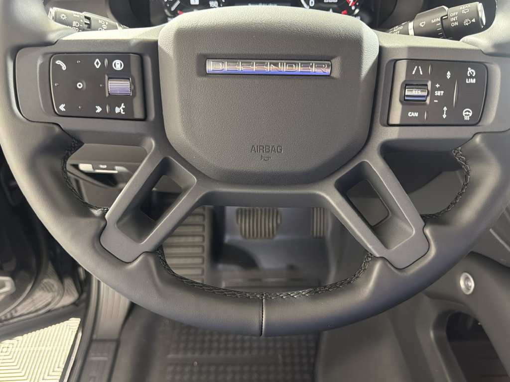 New 2026 Land Rover Defender 110 X-Dynamic SE AWD/4WD image 26
