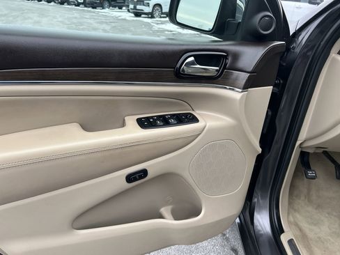 Used 2020 Jeep Grand Cherokee Overland image 19