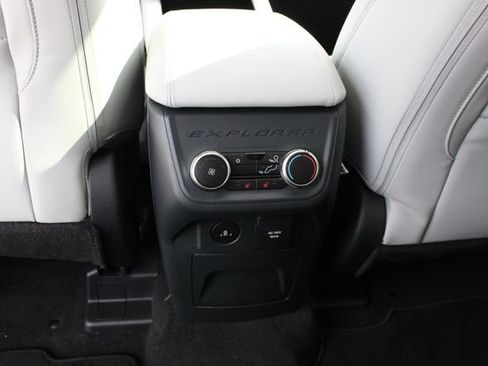 New 2026 Ford Explorer Platinum w/ LUX Leather Package AWD/4WD image 26