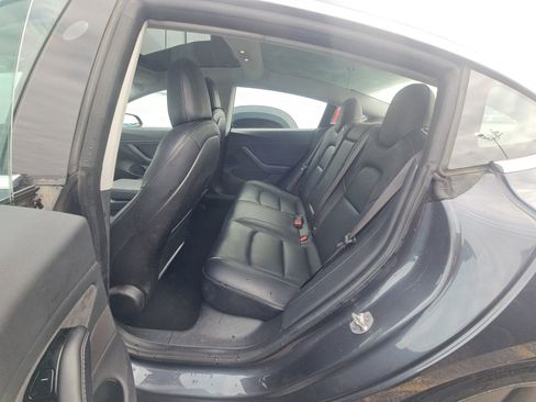 Used 2018 Tesla Model 3 Long Range image 19