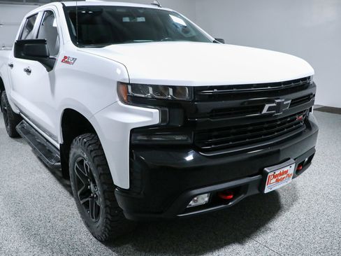 Used 2021 Chevrolet Silverado 1500 LT Trail Boss w/ Bed Protection Package AWD/4WD image 5