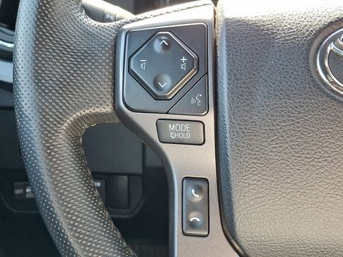 Used 2022 Toyota Tacoma TRD Sport AWD/4WD image 22