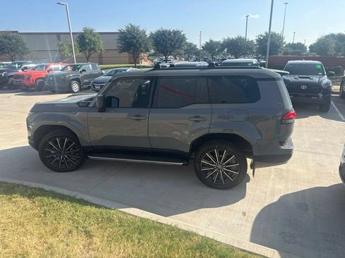 Used 2025 Lexus GX 550 AWD/4WD image 5