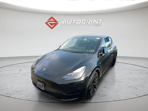 Used 2023 Tesla Model Y Performance AWD/4WD image 1