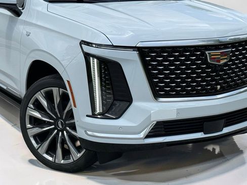 New 2026 Cadillac Escalade Luxury w/ Touring Package AWD/4WD image 6