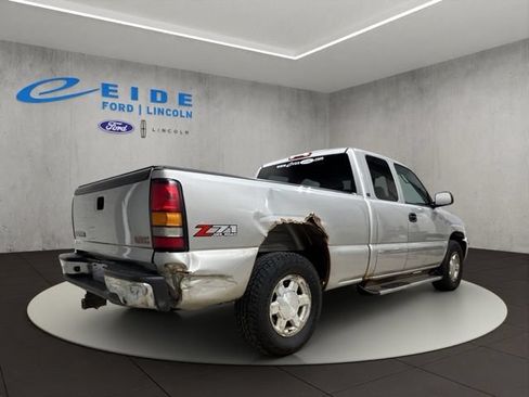 Used 2004 GMC Sierra 1500 SLE w/ Light Duty Power Package AWD/4WD image 10