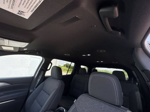 Used 2026 Chevrolet Traverse LT w/ Driver Confidence Package FWD image 28