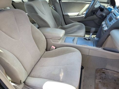 Used 2010 Toyota Camry LE FWD image 17