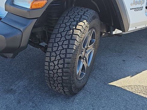 Used 2018 Jeep Wrangler Unlimited Sport S image 36