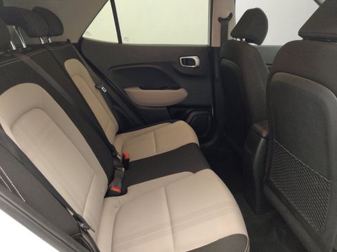 Used 2020 Hyundai Venue SEL FWD image 19
