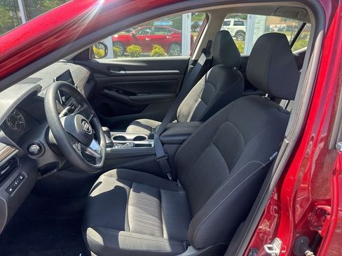 Used 2023 Nissan Altima 2.5 SV FWD image 10