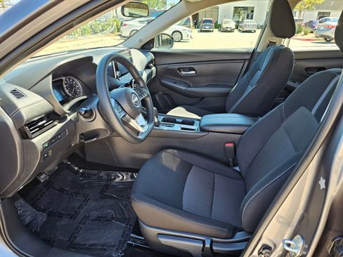 Used 2025 Nissan Sentra SV FWD image 15