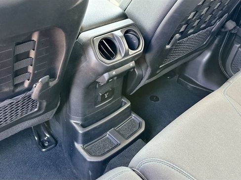 Used 2022 Jeep Wrangler Unlimited Rubicon 4xe w/ Cold Weather Group AWD/4WD image 28