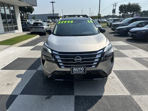 Used 2026 Nissan Rogue Platinum w/ Platinum Premium Package AWD/4WD image 2