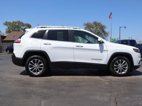Used 2019 Jeep Cherokee Latitude Plus w/ Cold Weather Group FWD image 6