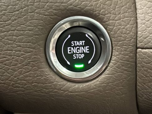 Used 2021 GMC Yukon Denali w/ Denali Premium Package image 15