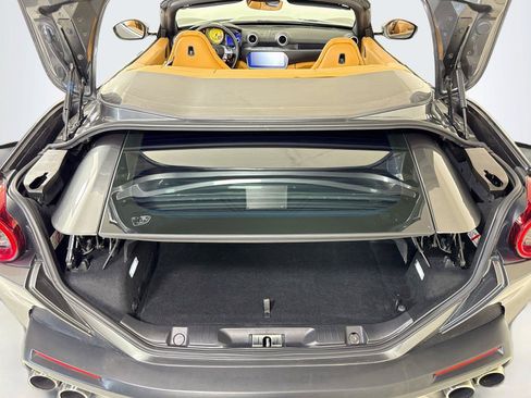 Used 2019 Ferrari Portofino RWD image 24