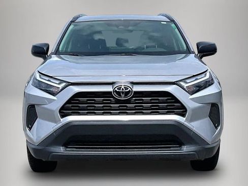 Used 2025 Toyota RAV4 LE AWD/4WD image 3