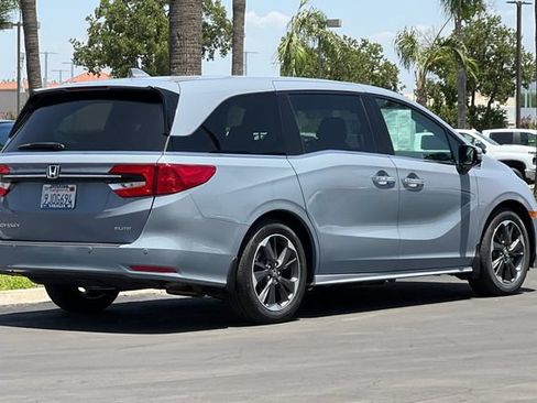 Used 2024 Honda Odyssey Elite image 4