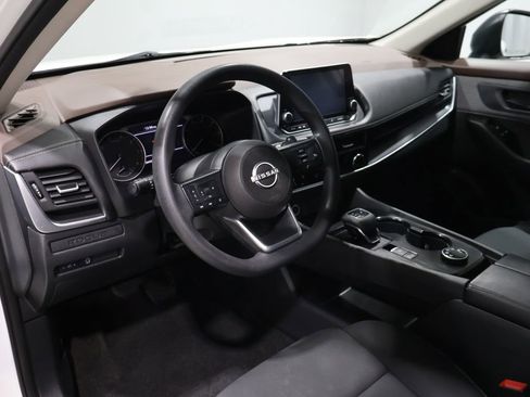 Used 2023 Nissan Rogue S image 15