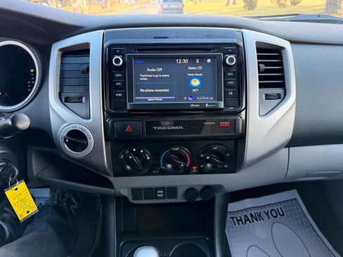 Used 2015 Toyota Tacoma 4x4 Access Cab V6 w/ TRD Sport Package image 24