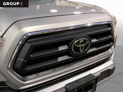 Certified 2021 Toyota Tacoma SR5 AWD/4WD image 30