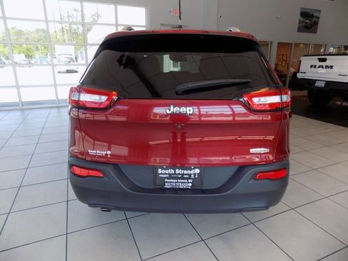 Certified 2017 Jeep Cherokee Latitude image 6