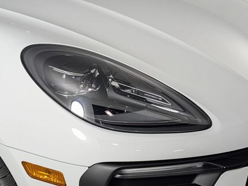 New 2026 Porsche Macan AWD/4WD image 15
