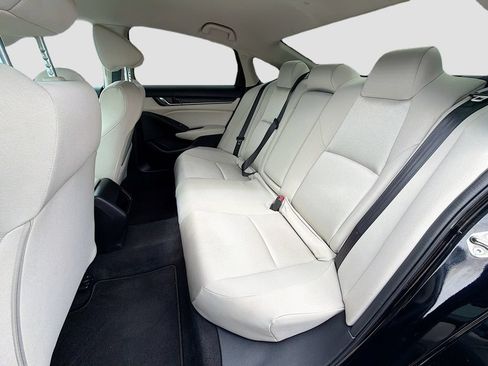 Used 2018 Honda Accord LX image 22