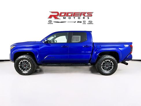 Certified 2025 Toyota Tacoma TRD Sport w/ TRD Sport Premium Package AWD/4WD image 9
