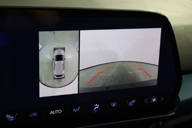 Used 2024 Chevrolet Equinox EV LT FWD image 39