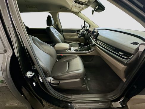 Used 2026 Kia Carnival FWD image 32