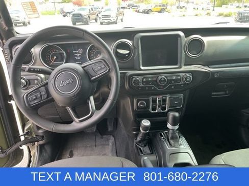 Used 2023 Jeep Gladiator Sport AWD/4WD image 18