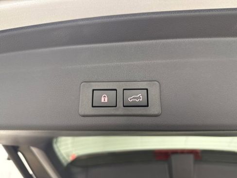 Used 2025 Subaru Ascent Bronze Edition w/ Onyx Package image 32