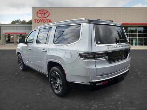 Used 2023 Jeep Grand Wagoneer 4WD w/ Flexible Seating Group image 6