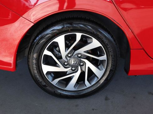 Used 2018 Honda Civic EX image 5