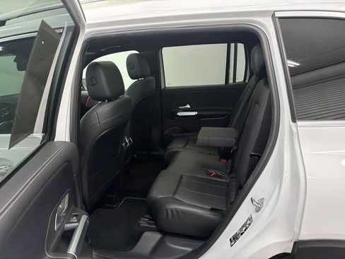 Used 2020 Mercedes-Benz GLB 250 w/ Premium Package image 23