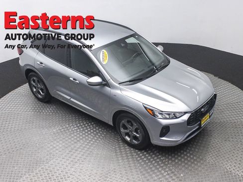 Used 2023 Ford Escape ST-Line Select w/ Tech Pack #1 AWD/4WD image 3