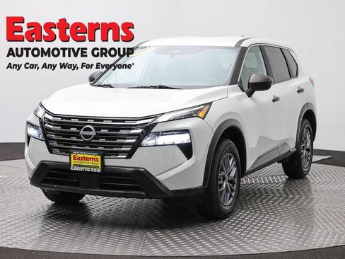 Used 2024 Nissan Rogue S AWD/4WD image 1